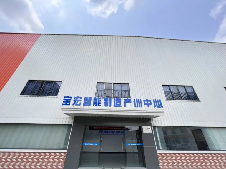 兩個月掌握工業機器人操作，設計城助力北滘培育智造人才！